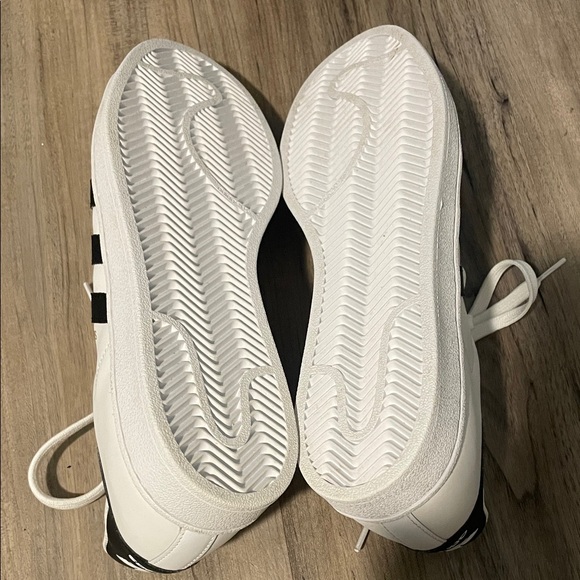 Men’s Adidas Superstar White Black Striped Sneakers NEW main image 4
